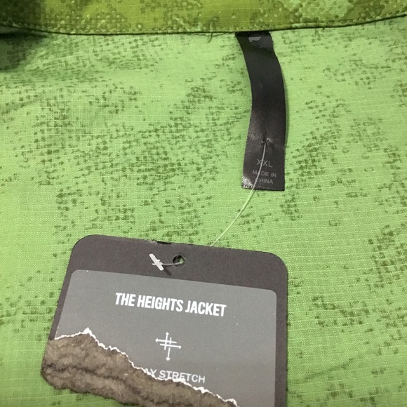 NWT FABLETICS THE HEIGHTS Jacket in Camo XXL - Picture 9 of 12